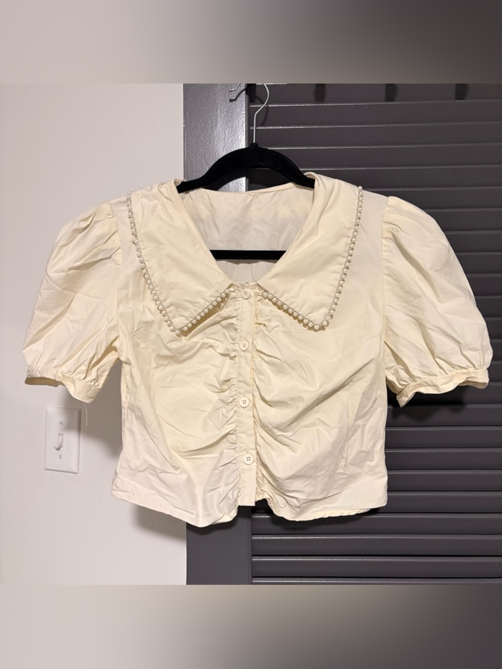 Pearl-Trim Cream Puff Sleeve Crop Top